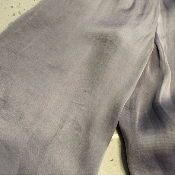 PAIGE Silky Lilac-Gray V-Neck Blouse with Covered Button Cuffs Women’s M - Picture 9 of 10